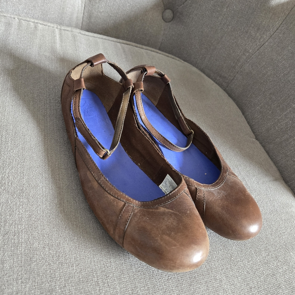 Merrell Brown Leather Mary Jane Flats Size 7.5